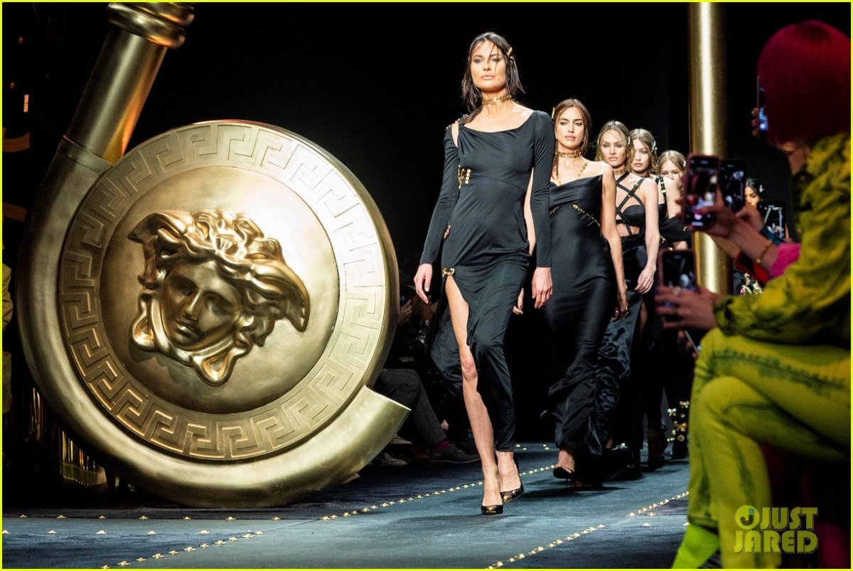 Версаче gilam