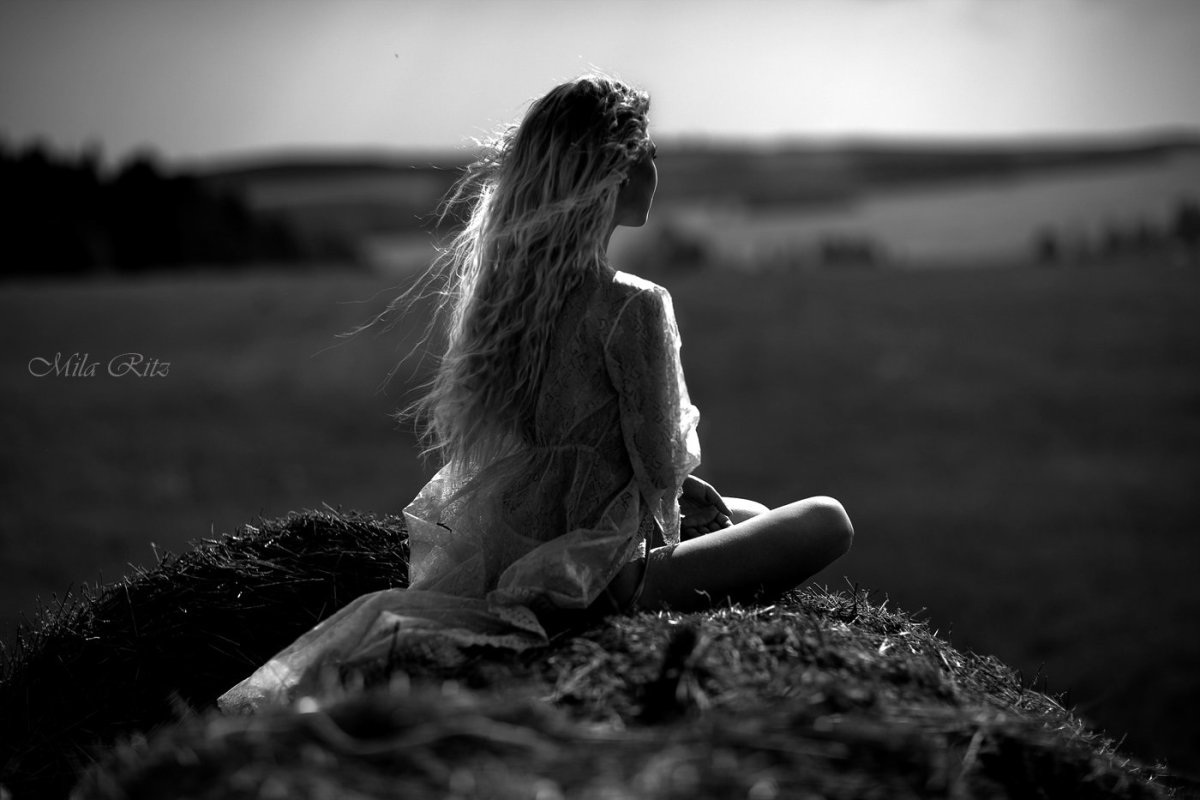 Девушка тишина