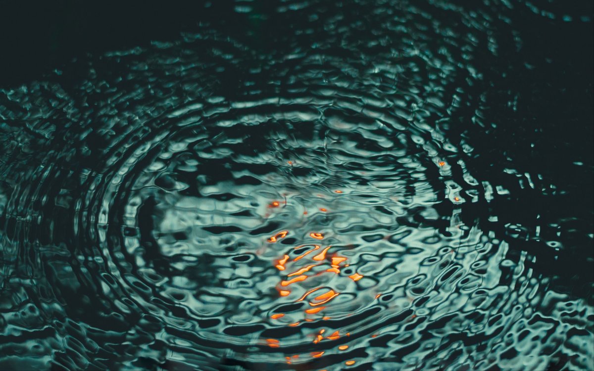 Вид солнца из под воды