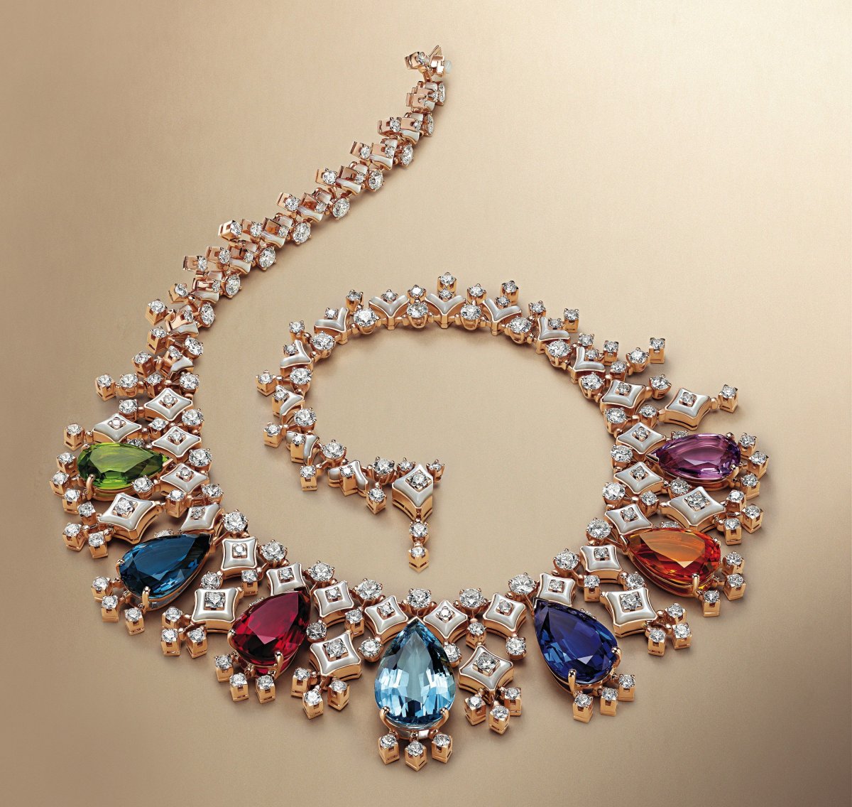 Булгари украшения колье камни