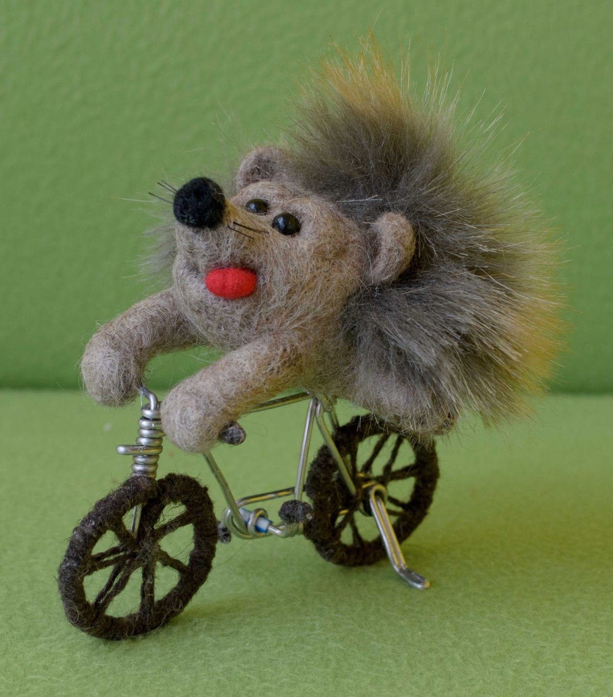 Ёжик на байке