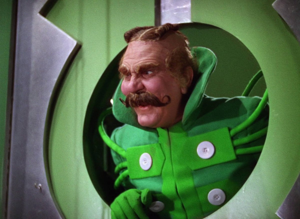 Элис Гудвин бюст