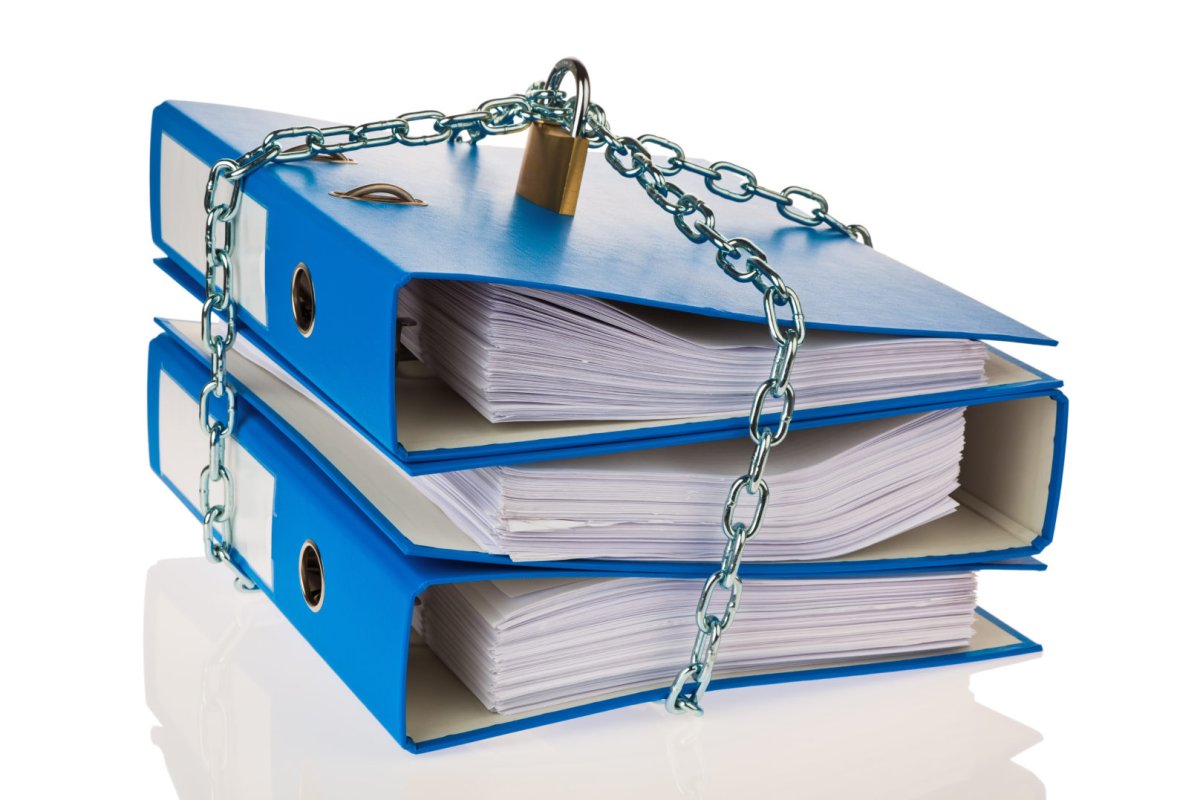 Ведение делопроизводства папка с бумагами