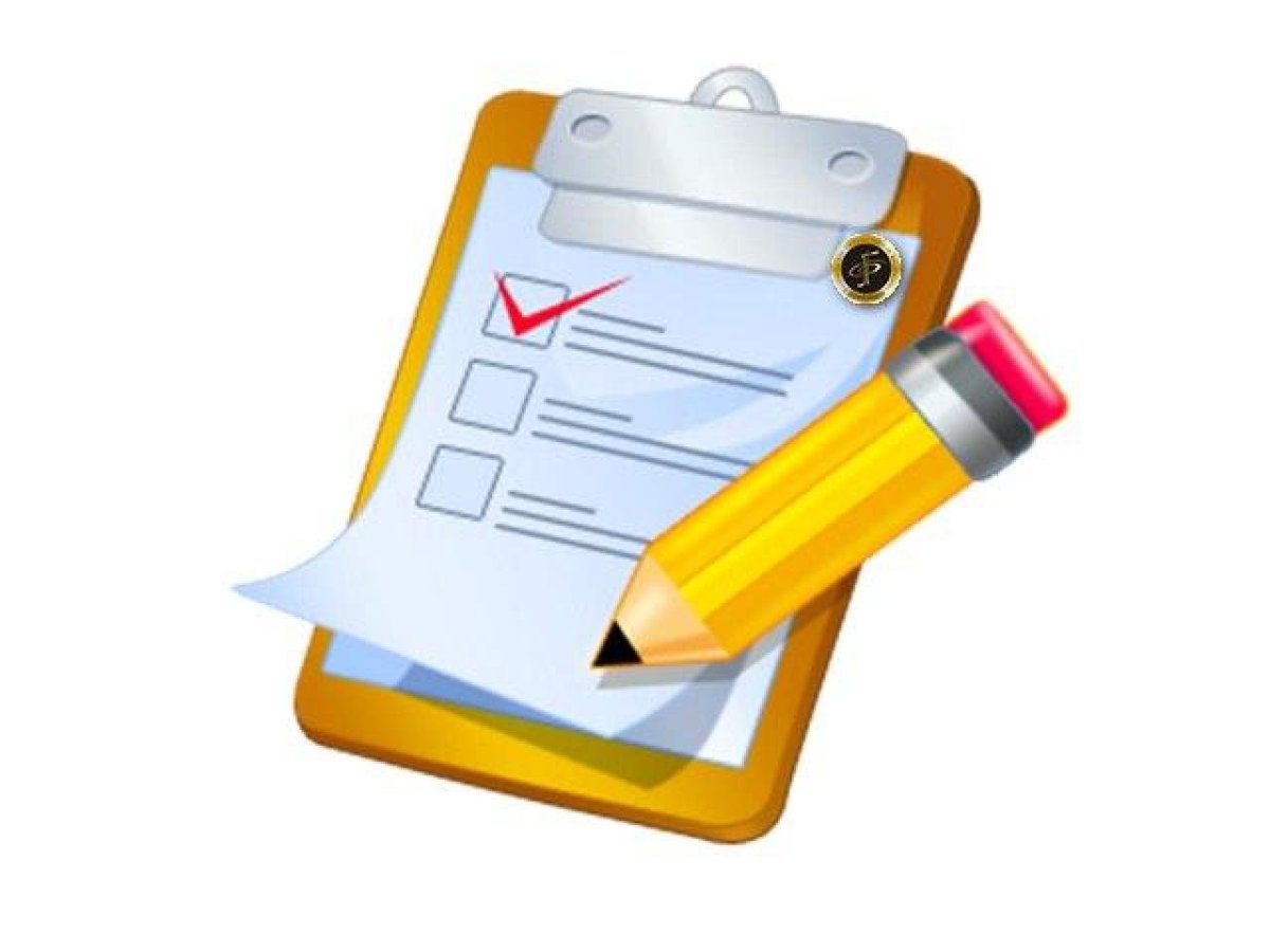 Стопка документов на столе