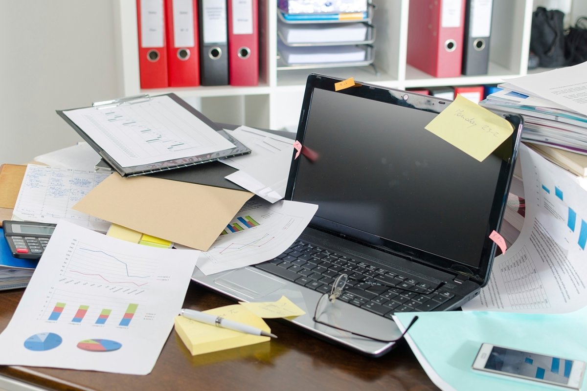 Человечек с документами