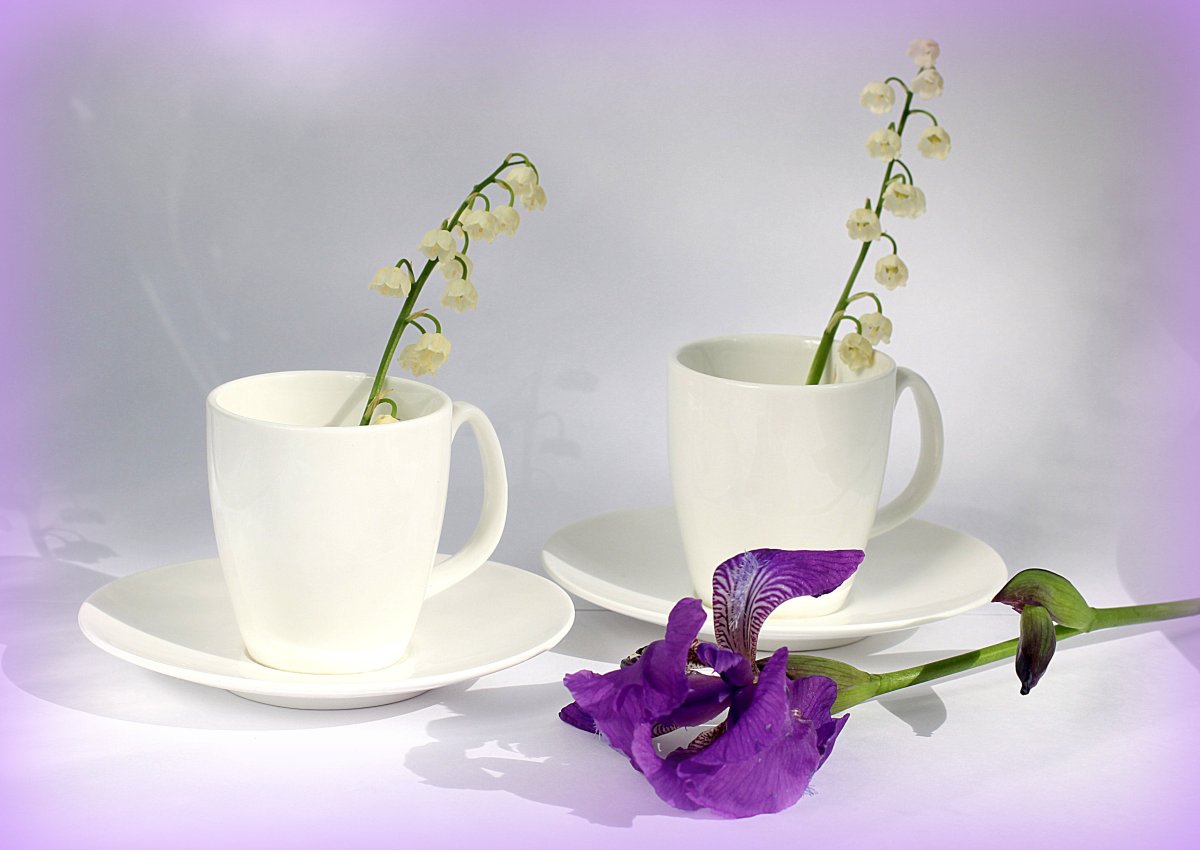 Чашка кофе и Ландыши