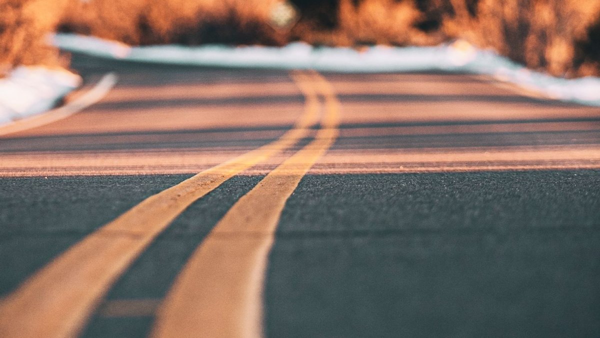 Полосы на асфальте