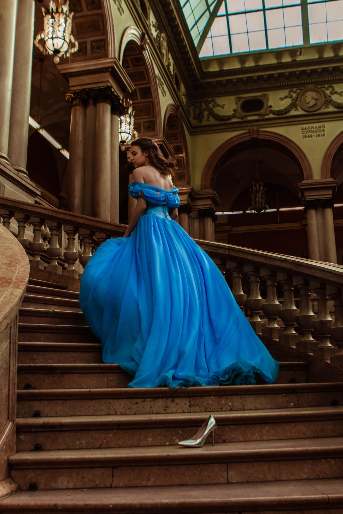 Бальные платья для девушек