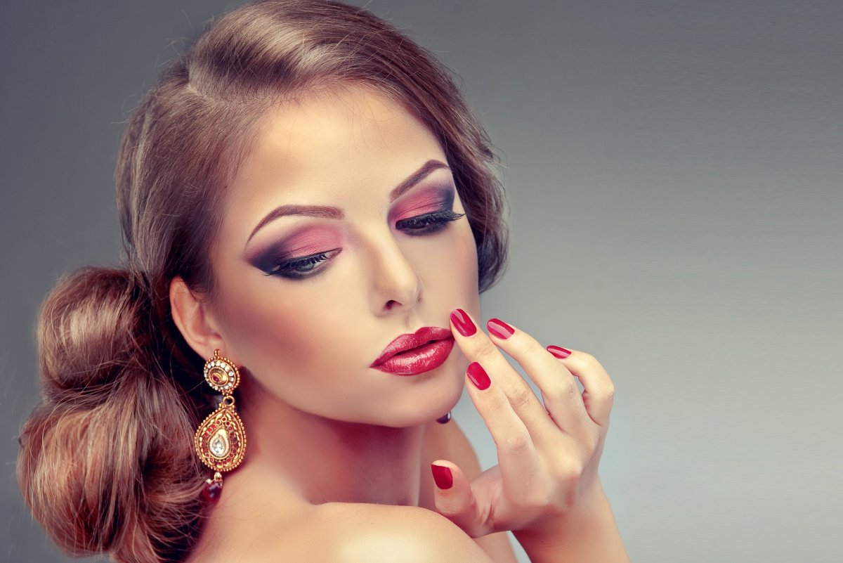 Девушка с красивым макияжем