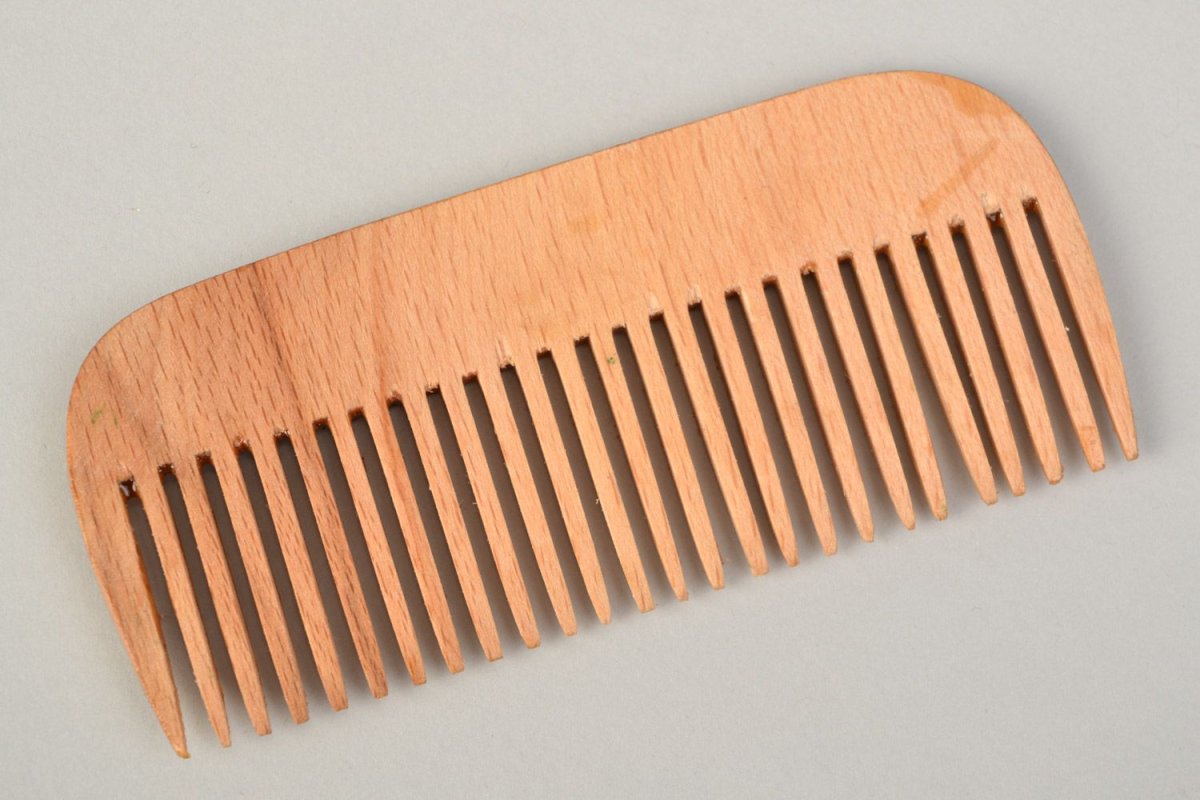 Деревянный гребень для волос