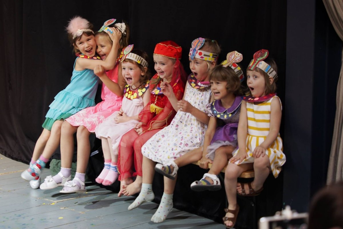 Театральные кулисы