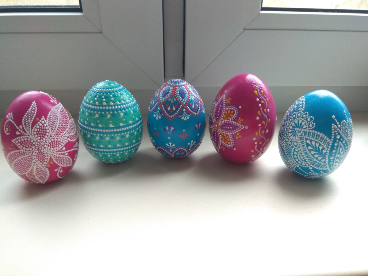 Точечная роспись пасхальных яиц