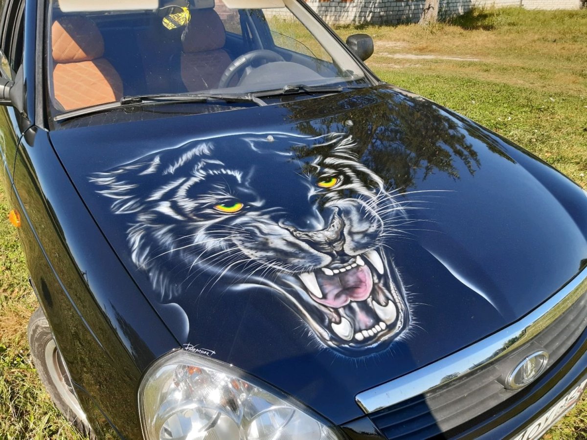 Аэрография на капот автомобиля