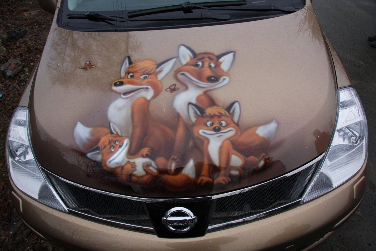 Аэрография на капот автомобиля