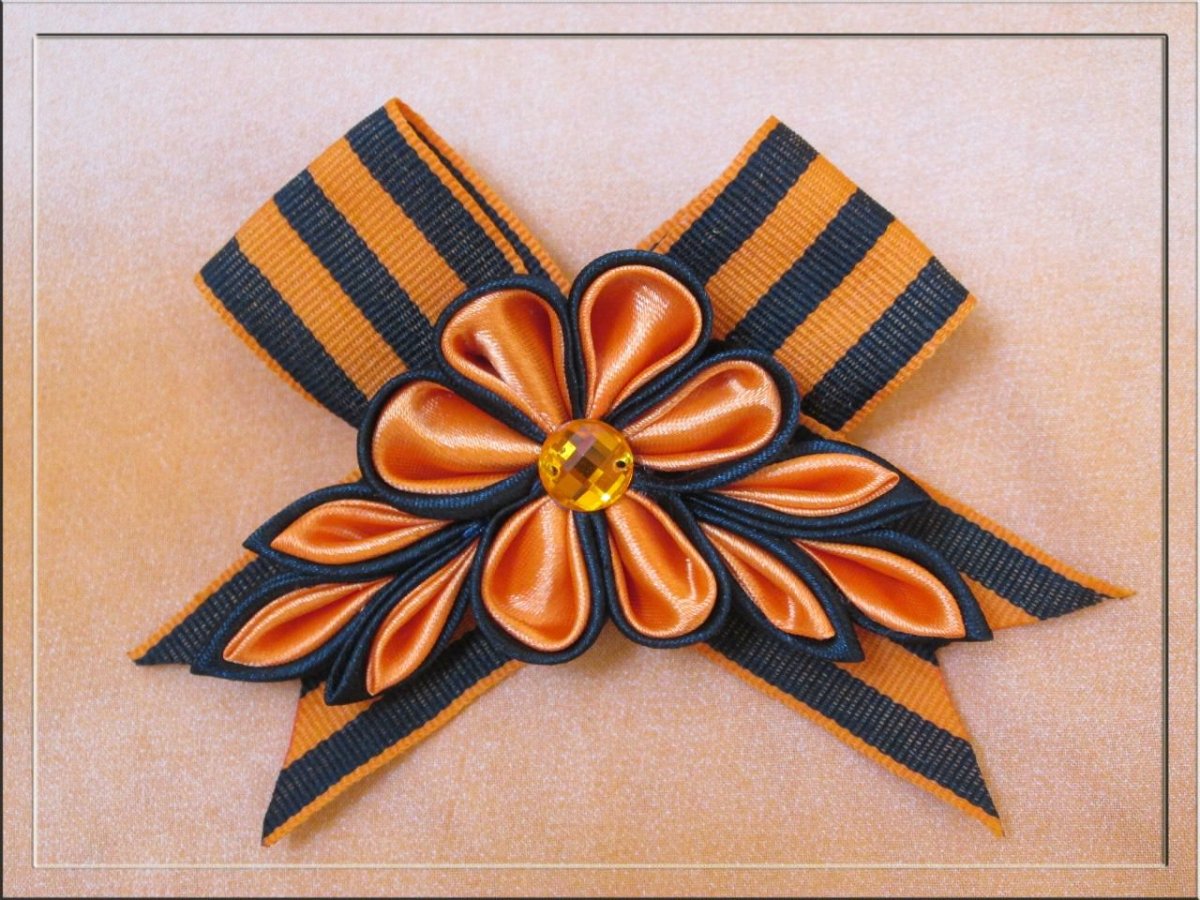 Георгиевская брошь канзаши