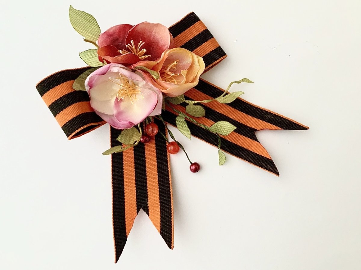 Брошь для вышивки к георгиевской ленточке