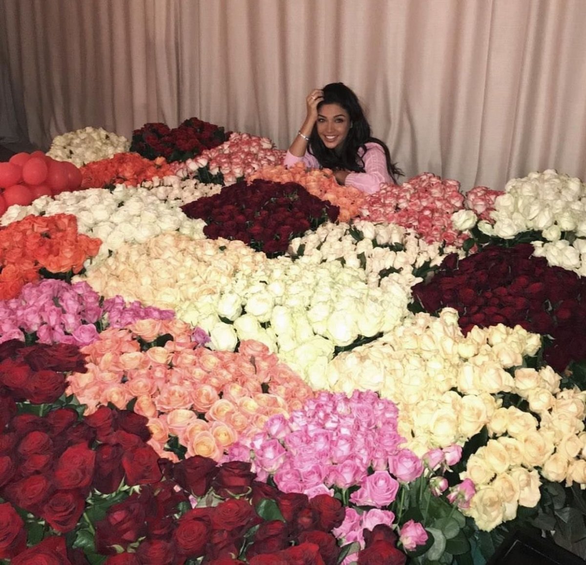 Букет роз большой и красивый