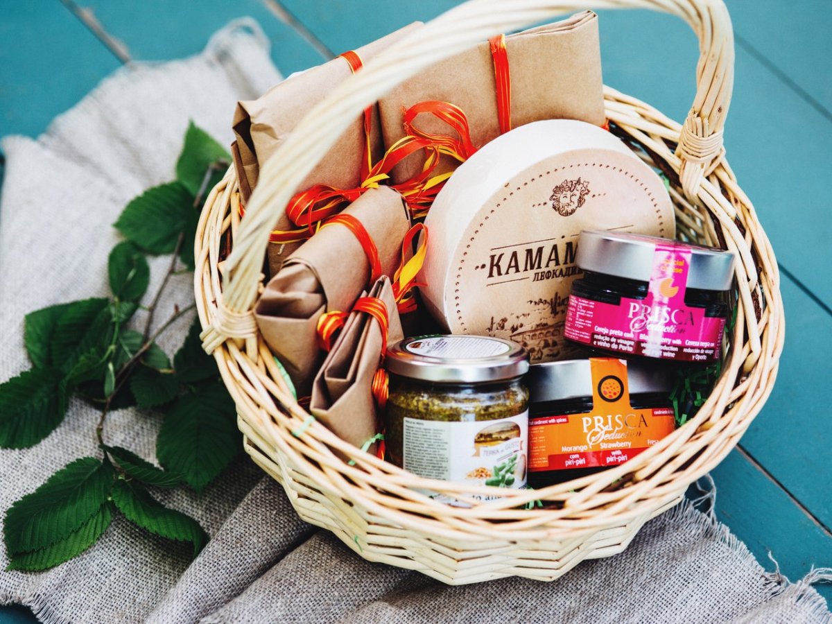 Подарочная корзина "сырная"