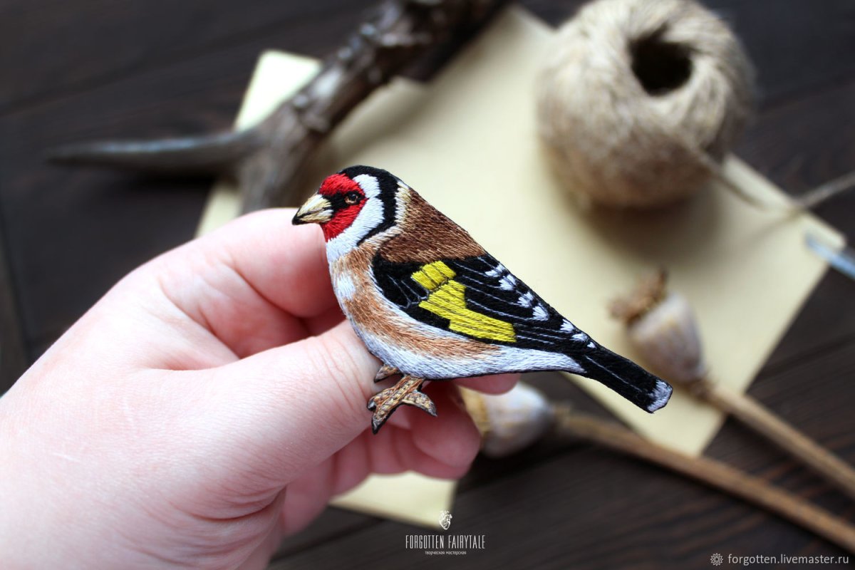 Щегол вышивка гладью