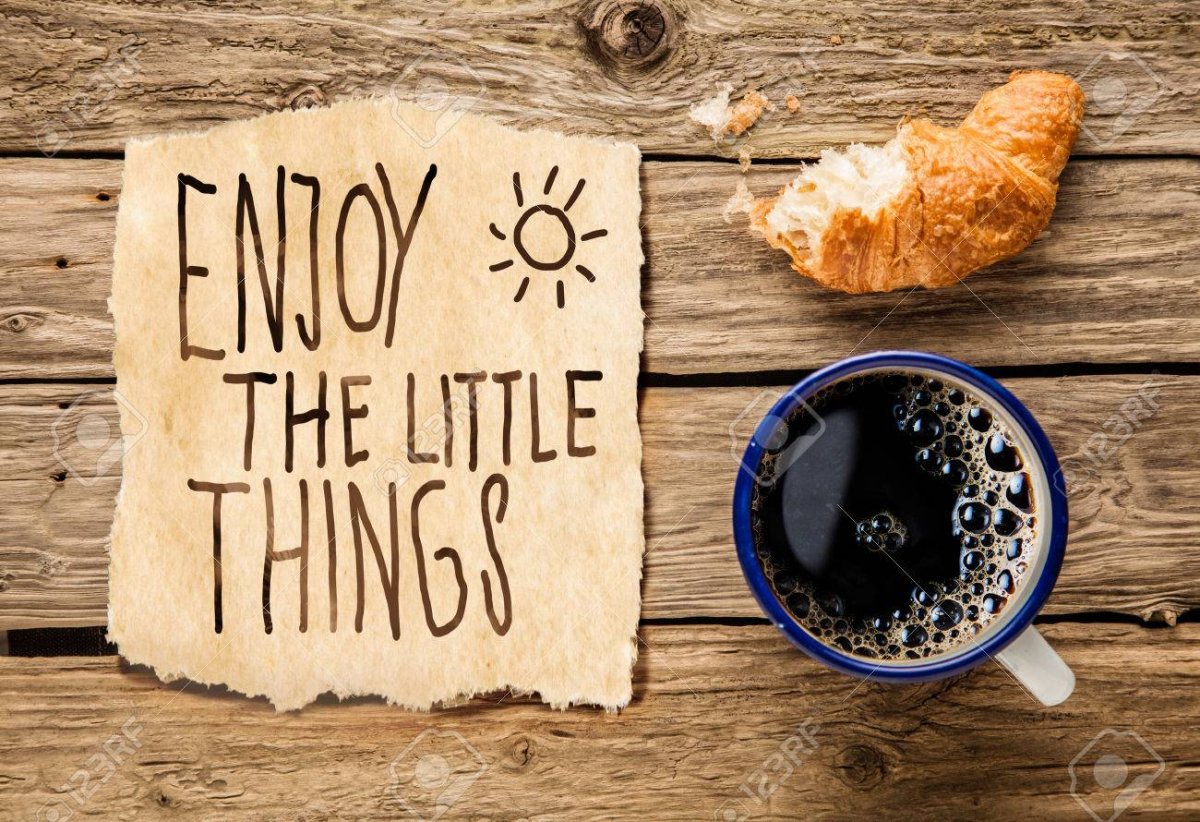 Чашка кофе и самолет