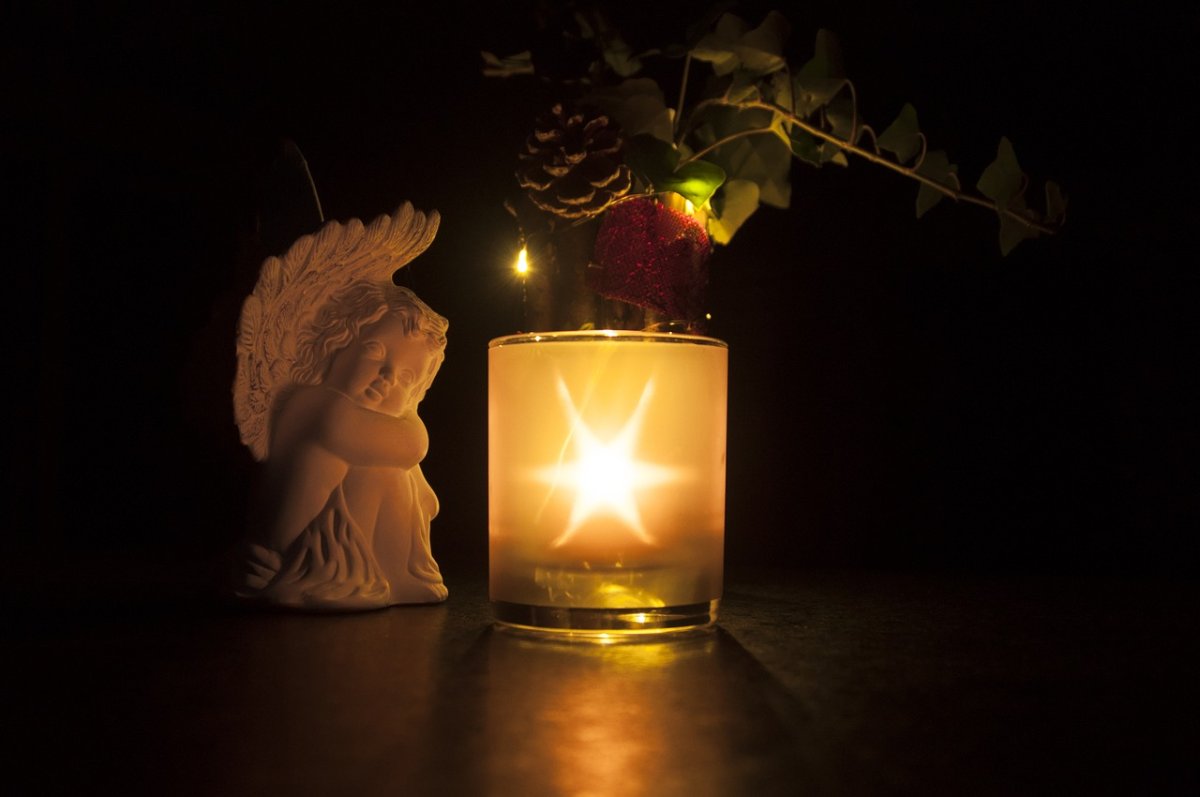 Девушка со свечой