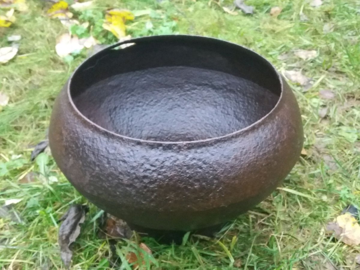 Чугунный горшок для печи