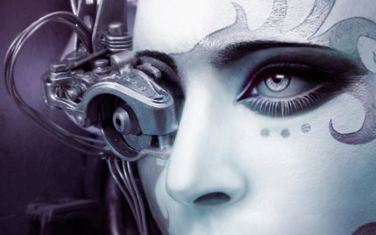 Лицо девушки киборга