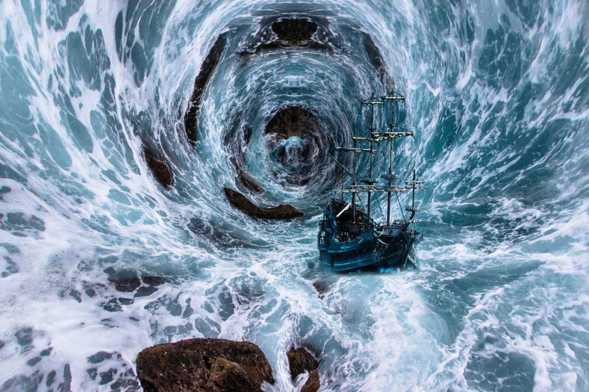 Огромный водоворот