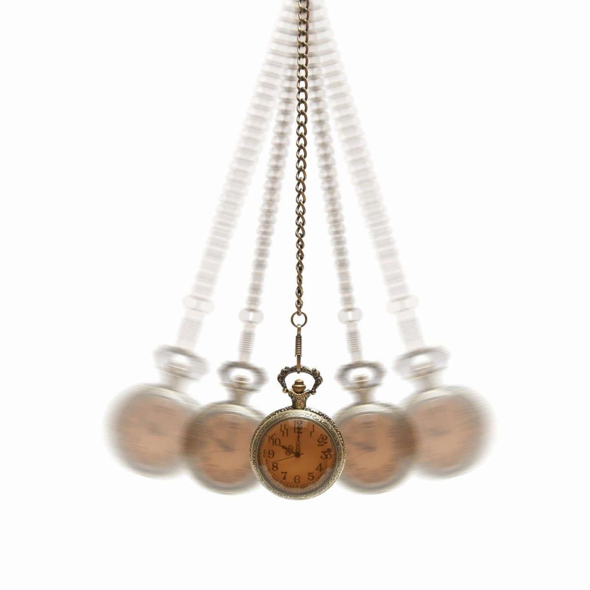 Маятник качается