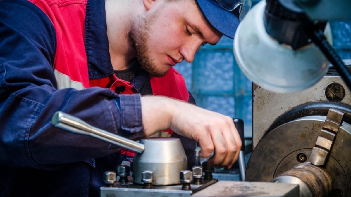 Токарь фрезеровщик