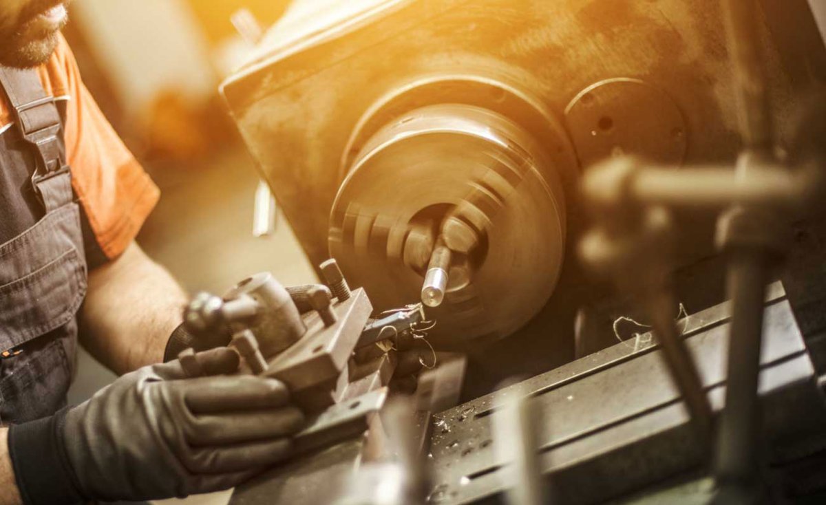 Токарь универсал