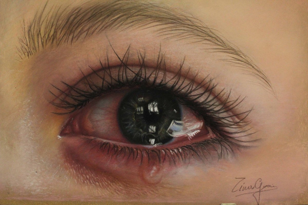Глаз цветными карандашами