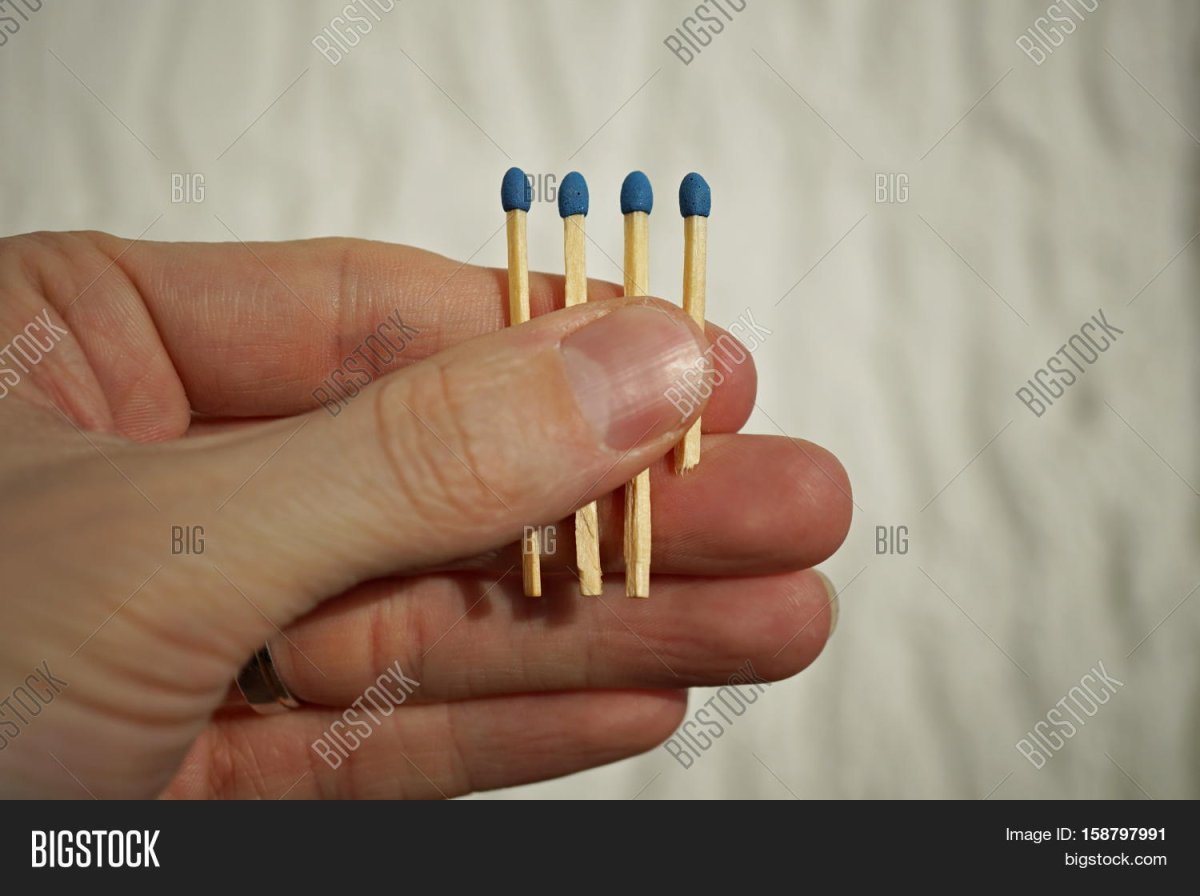 Спичка в воде