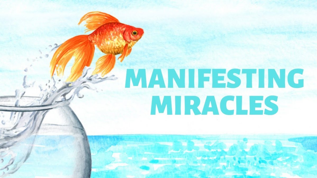 Золотая рыбка в аквариуме для детей