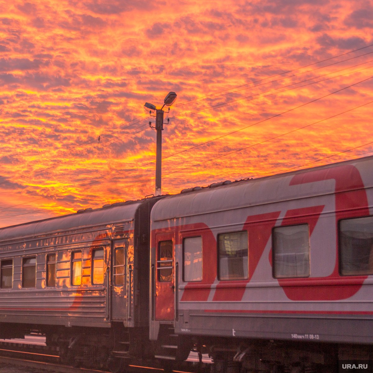Поезд на закате