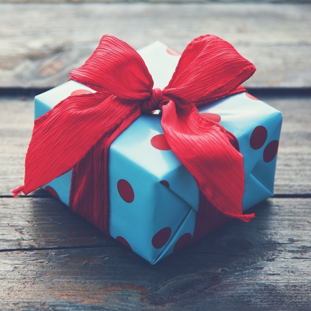 Раздаем подарки