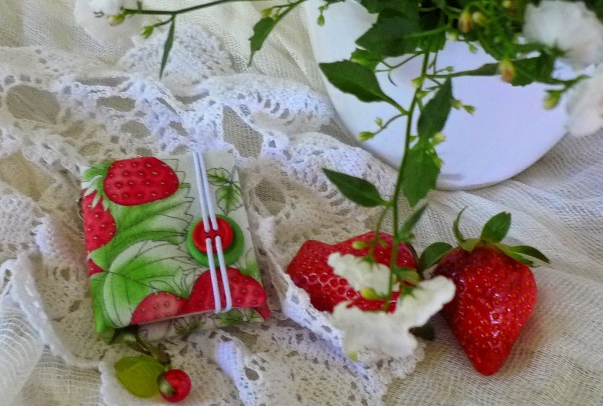 Композиция "клубничное сердце"