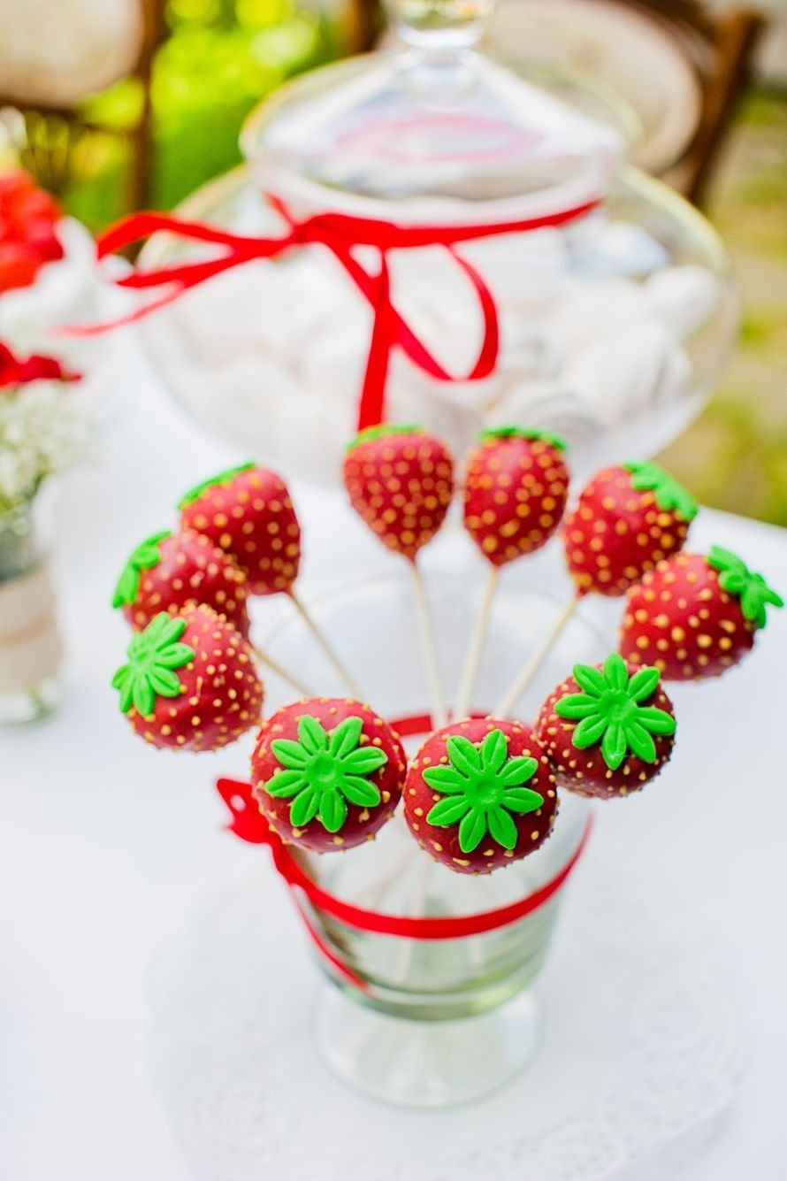 Клубничный декор