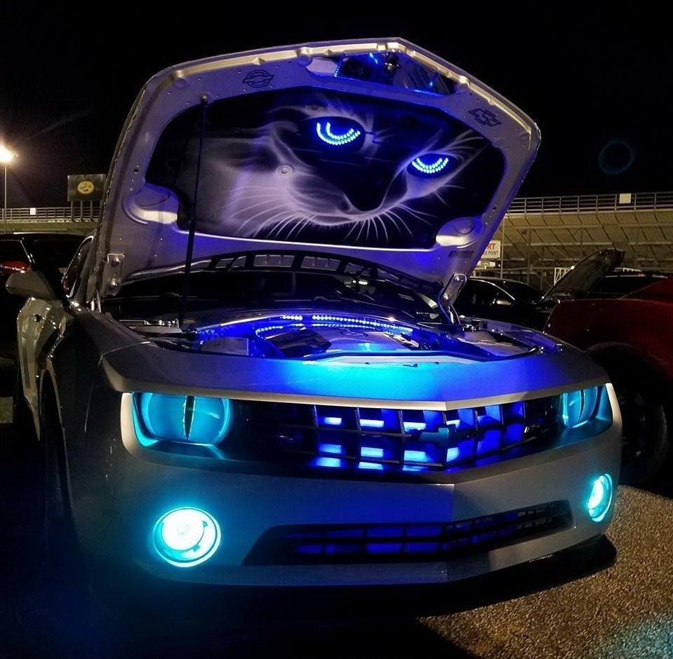 Шевроле Камаро неоновая