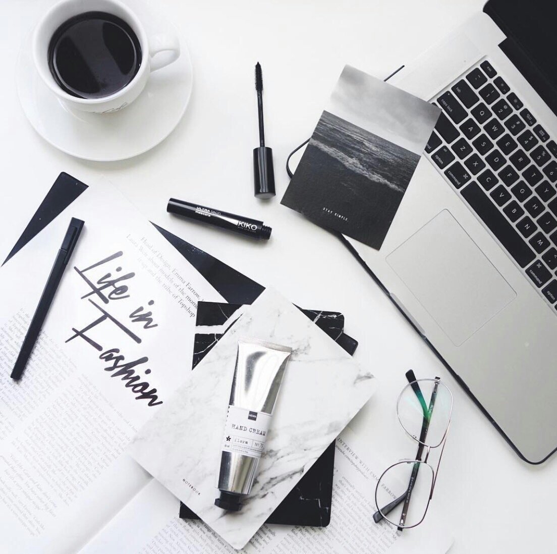 Декор для стола в комнате