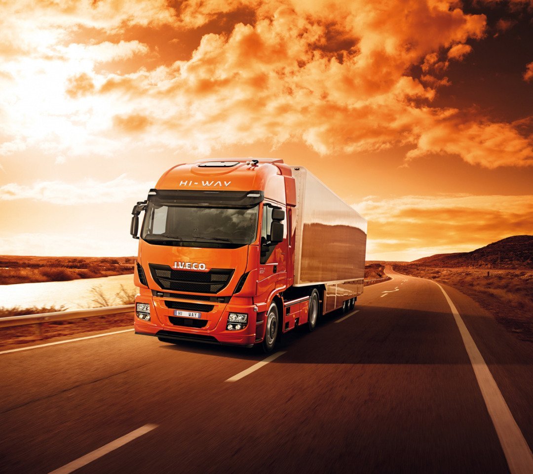 Фура на дороге