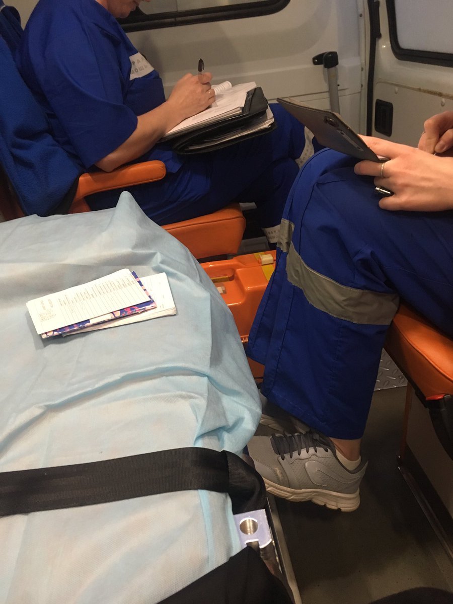 Врач скорой помощи вектор