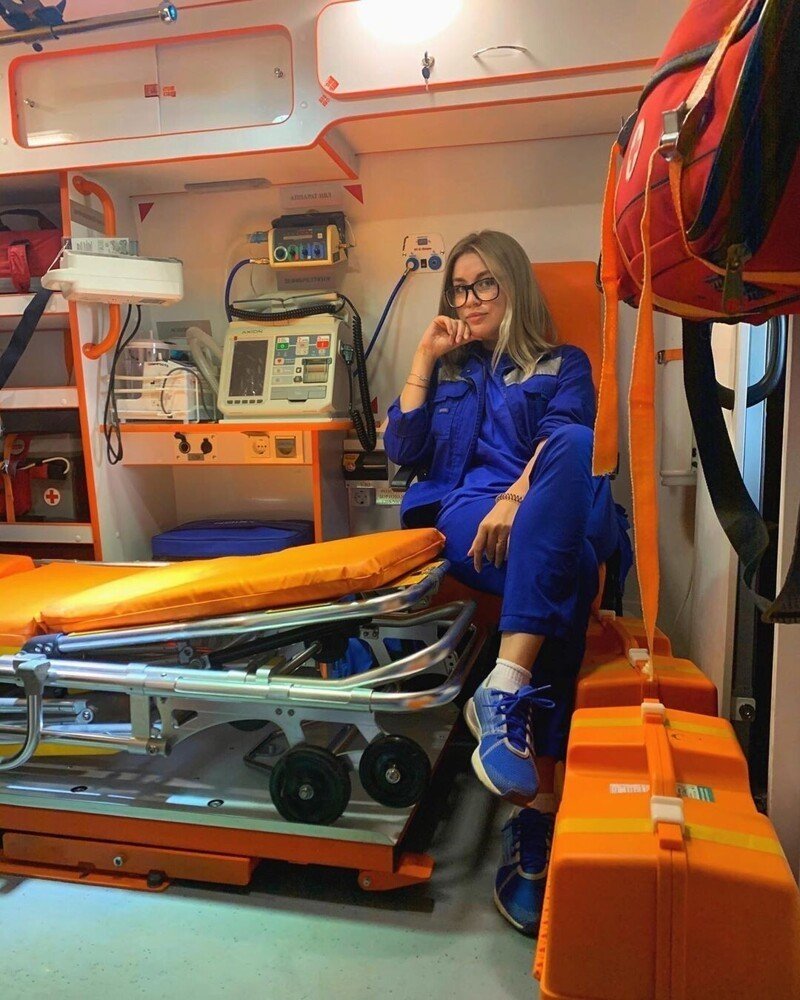 Профессия водитель скорой