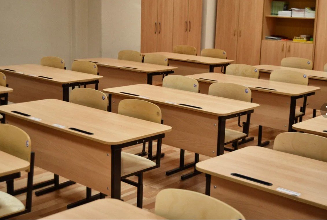 Нарисовать парту