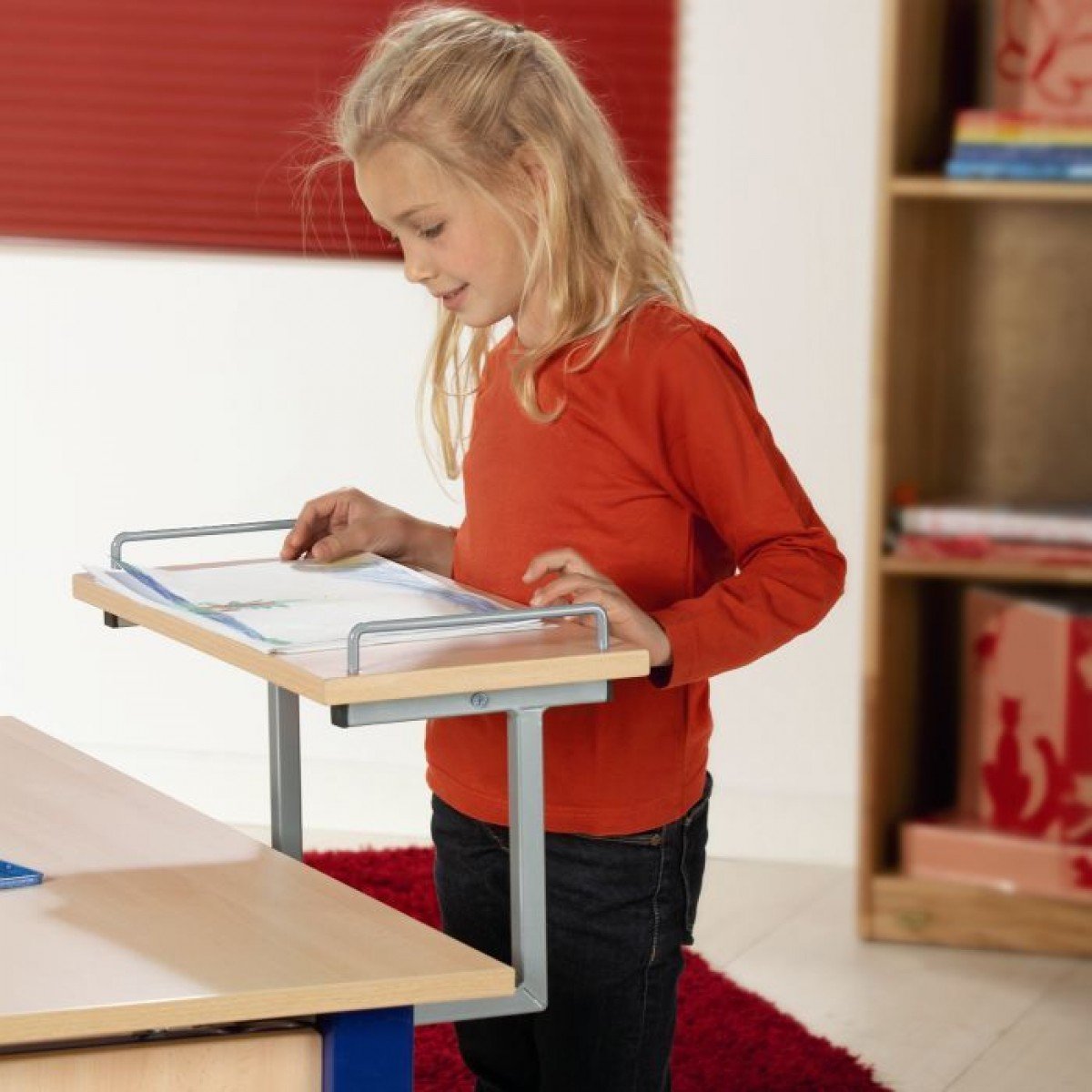 Аниме парты в классе