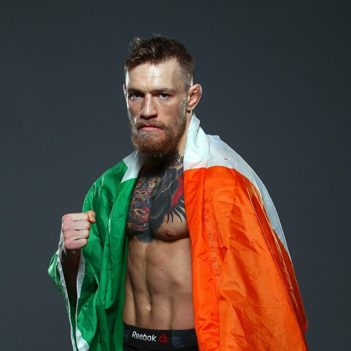 Конор МАКГРЕГОР С флагом Ирландии