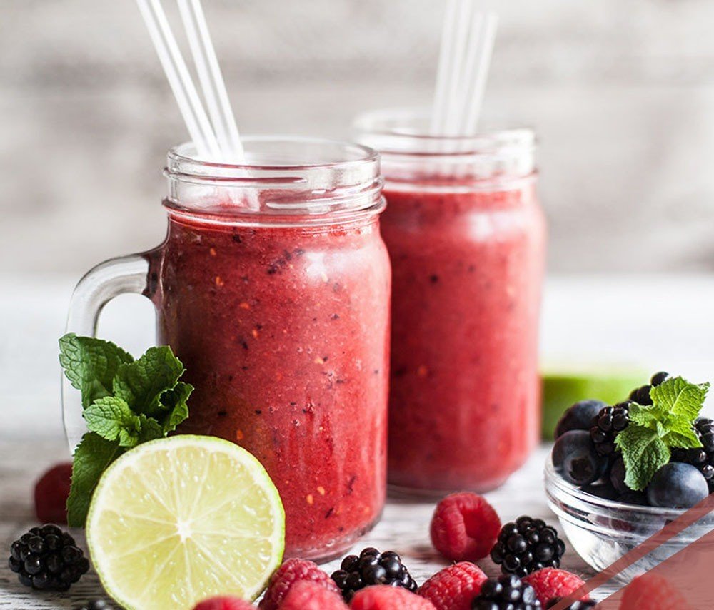 Смузи с творогом и клубникой