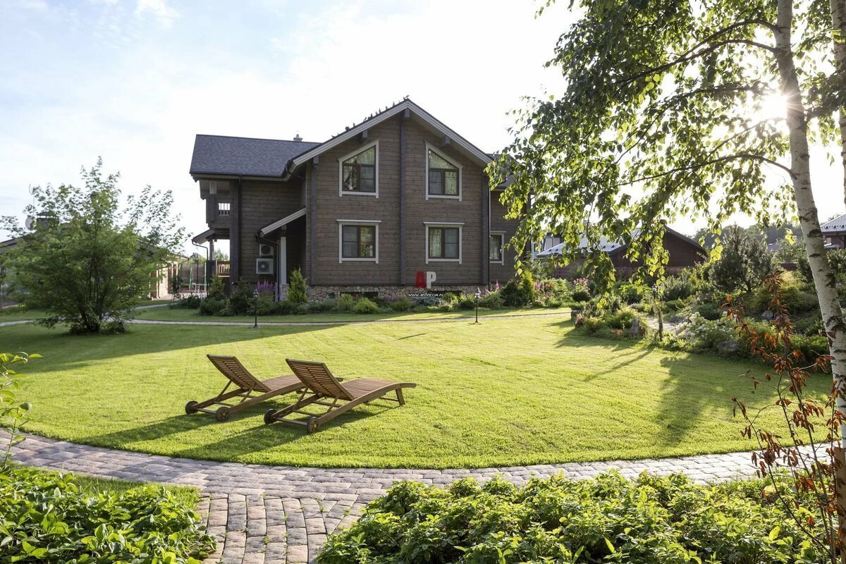 Красивая дача