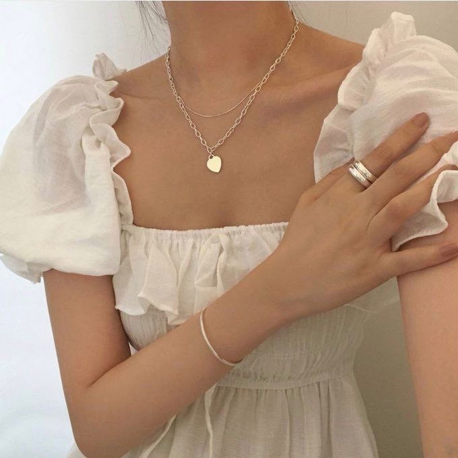 Девушка в белом платье Эстетика