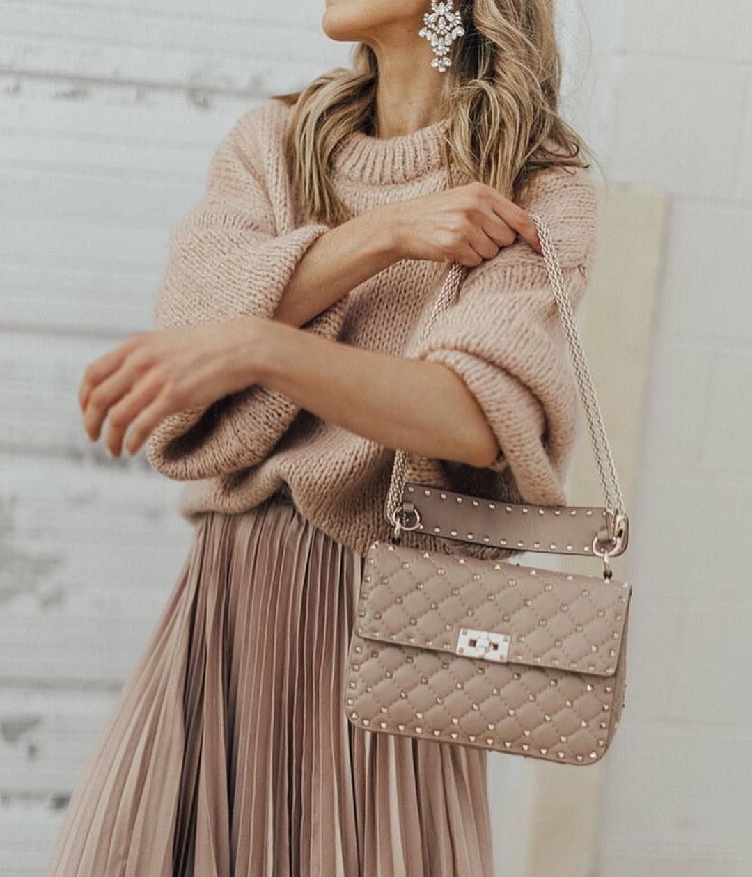 Образ в бежевых тонах элегантный